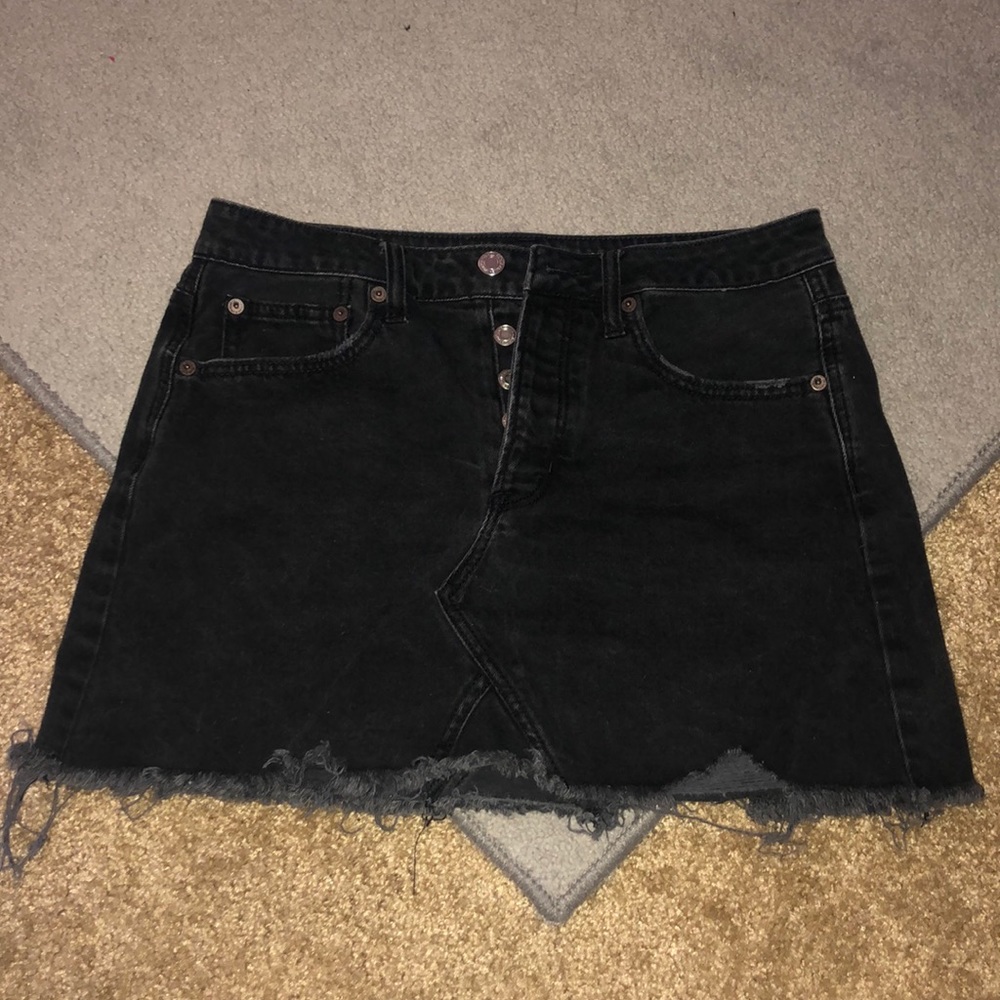 American Eagle black frayed skirt